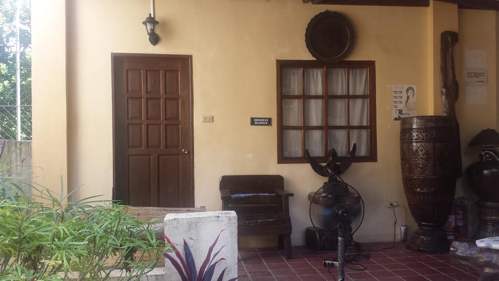 Casa Aviara Resort & Hotel Puerto Galera Dış mekan fotoğraf