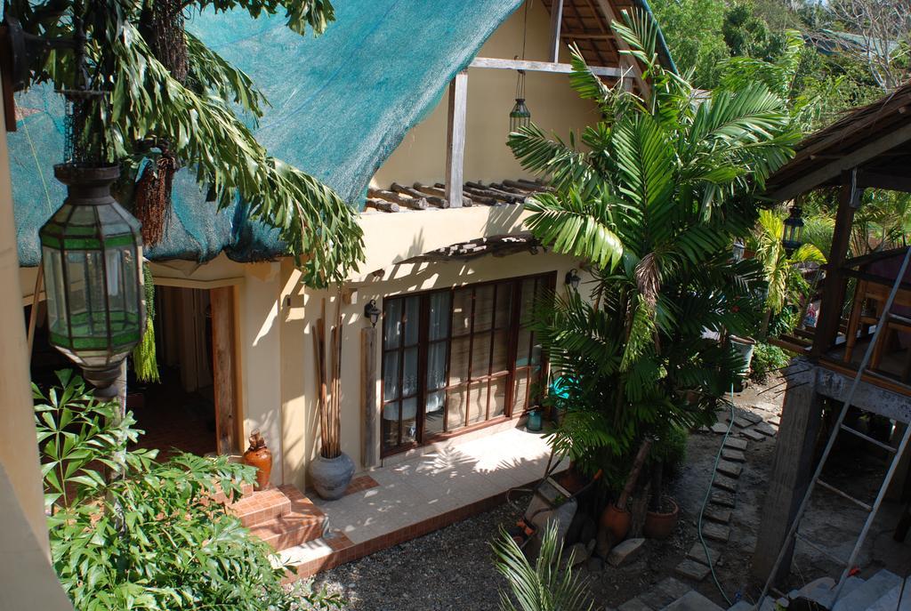Casa Aviara Resort & Hotel Puerto Galera Dış mekan fotoğraf